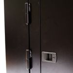 Armario rack mural 19" pivotante 18U 600x550x900mm pared negro SOHORack GO montado - WK04600 - 07