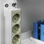 Kit montaje de regleta rack 19” de fijación vertical en armario de transporte blanco - WM07200 - 02